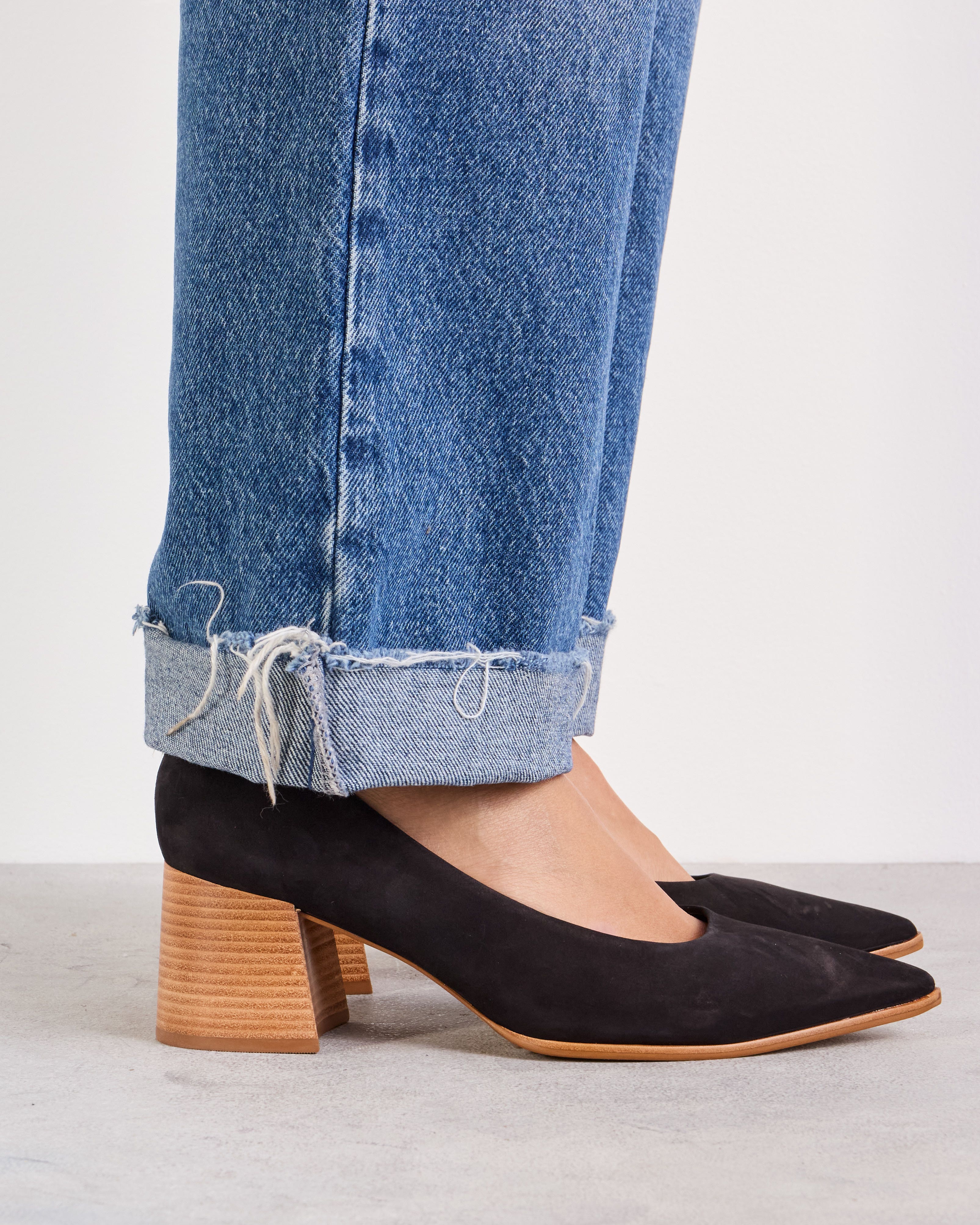 Stiletto Eva en cuero nobuk