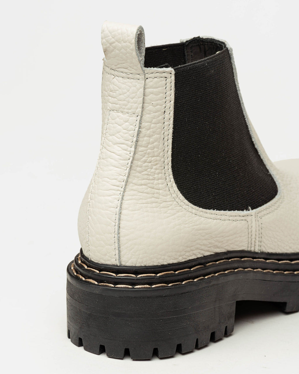 Bota caña media Liverpool en cuero graneado