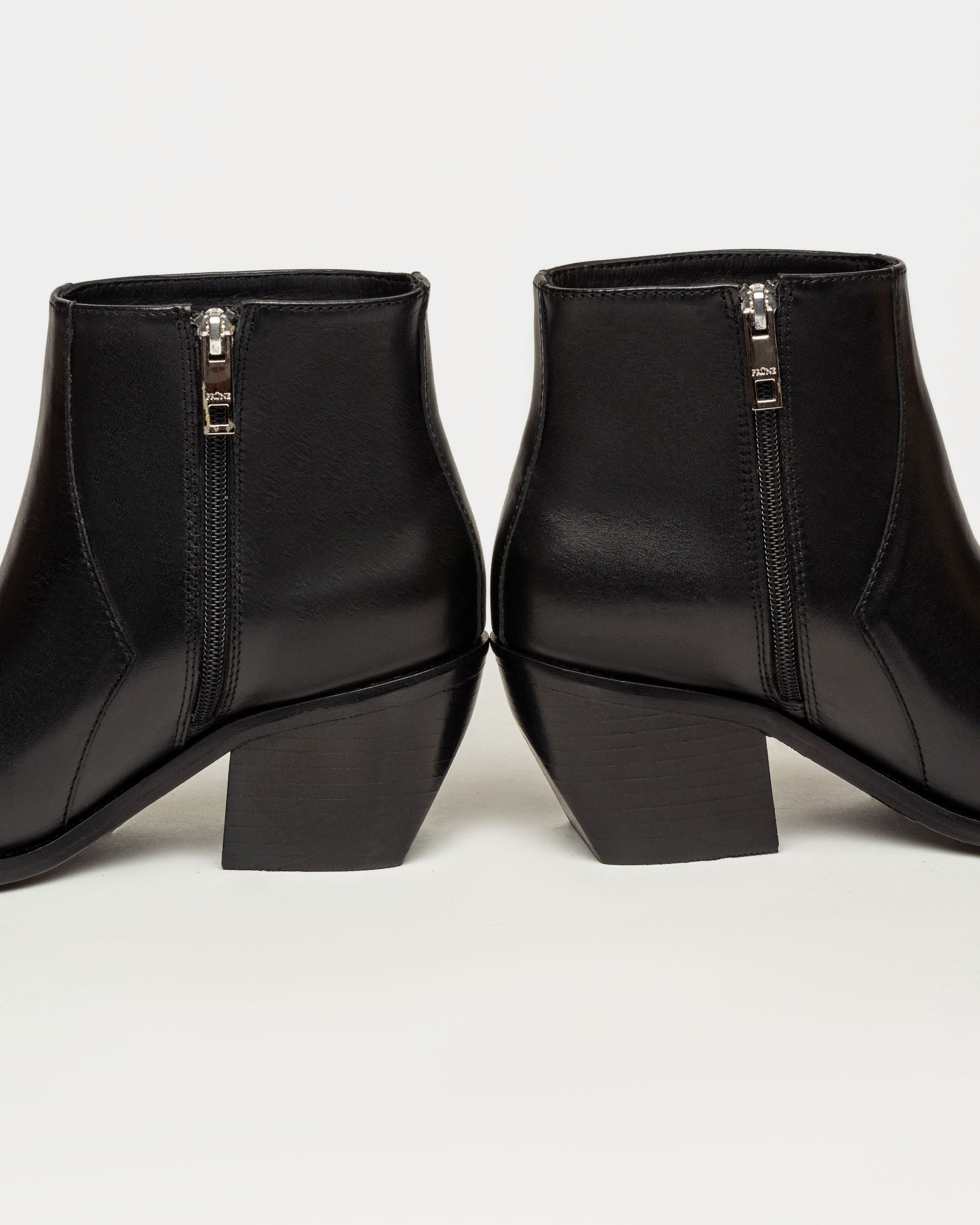 Bota caña baja Cash en cuero liso