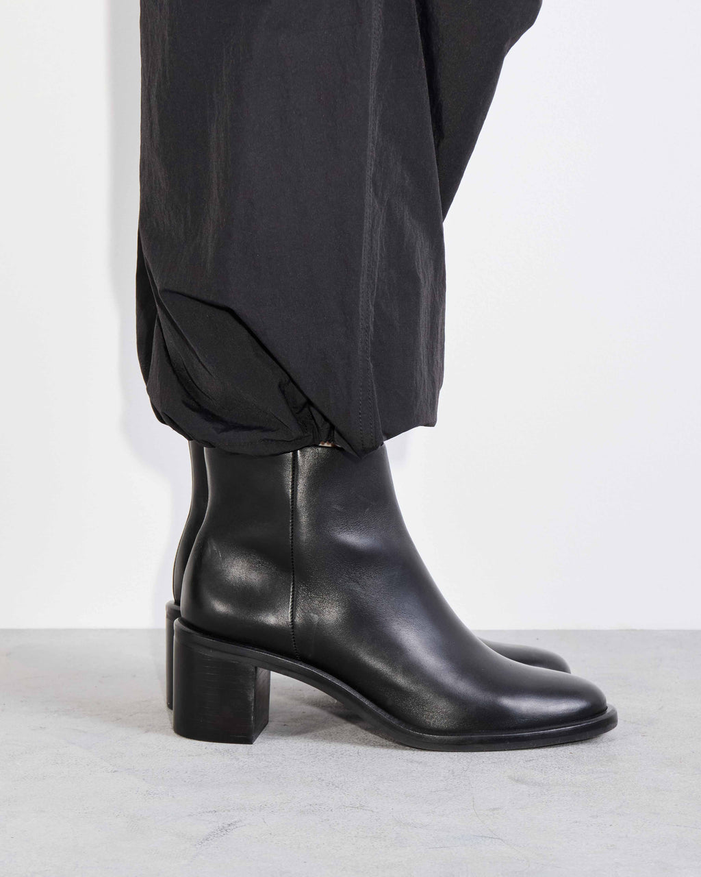 Bota caña baja Simone en cuero liso