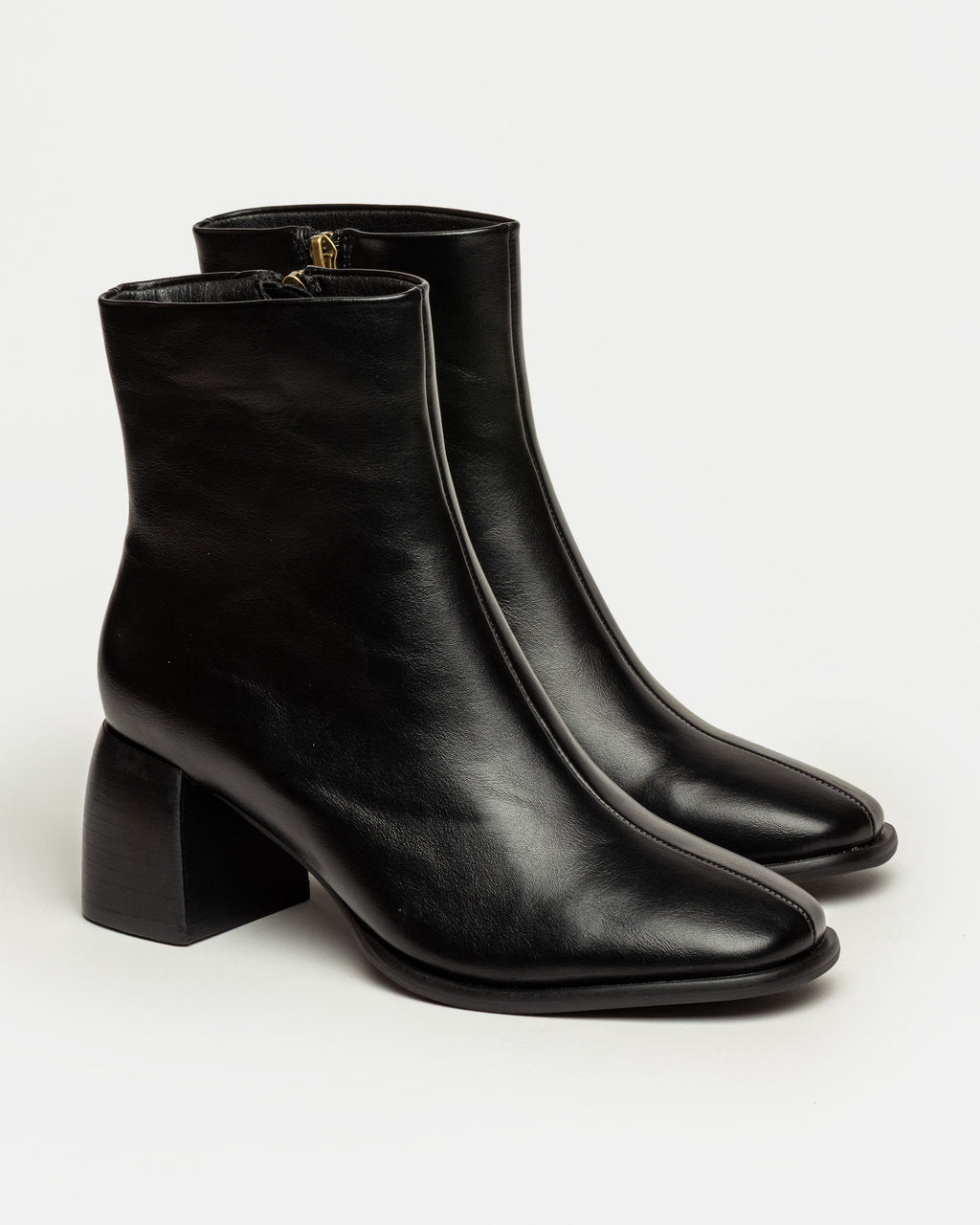 Bota caña media Lucien en efecto cuero