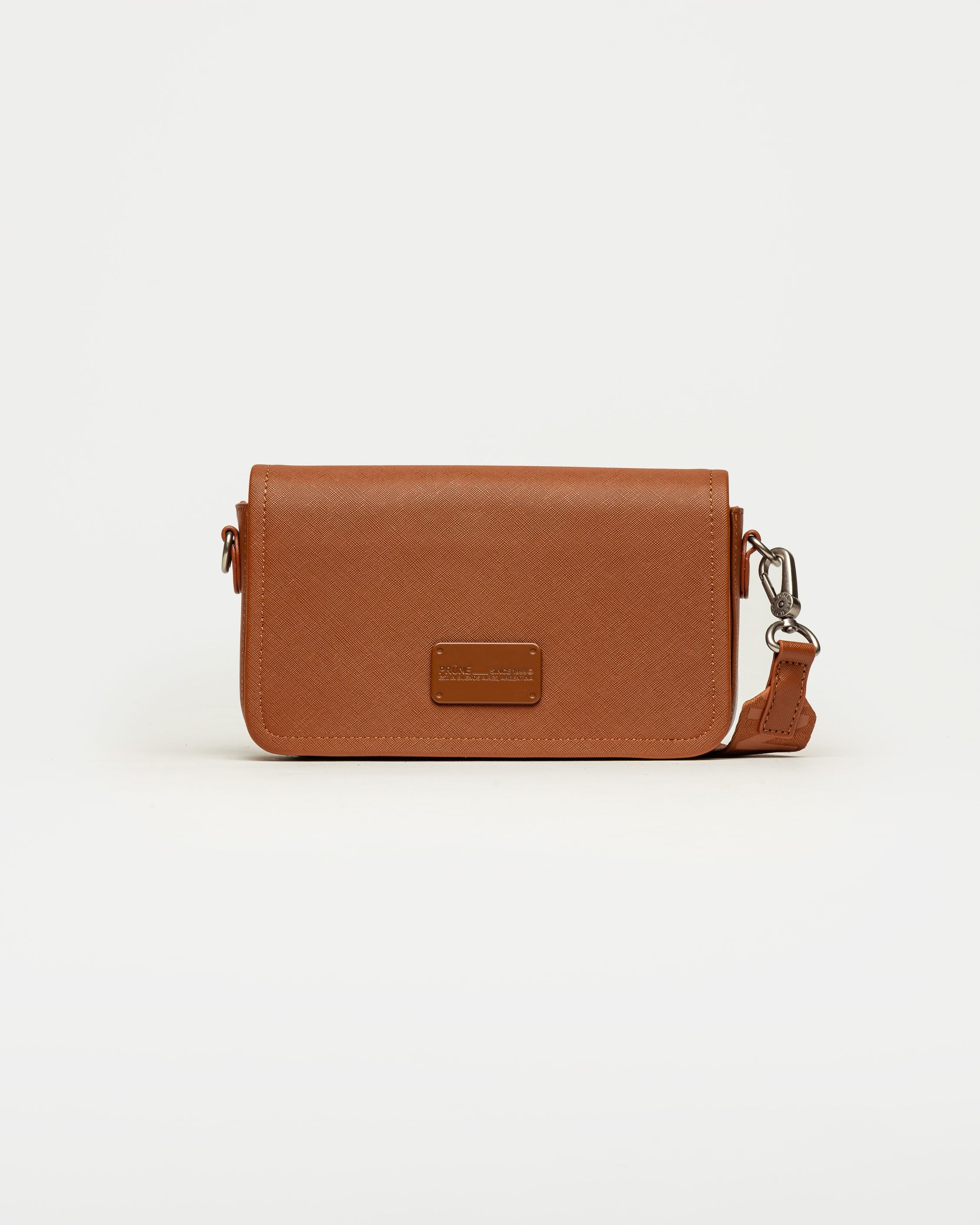 Bandolera The Flap Penny en efecto cuero graneado