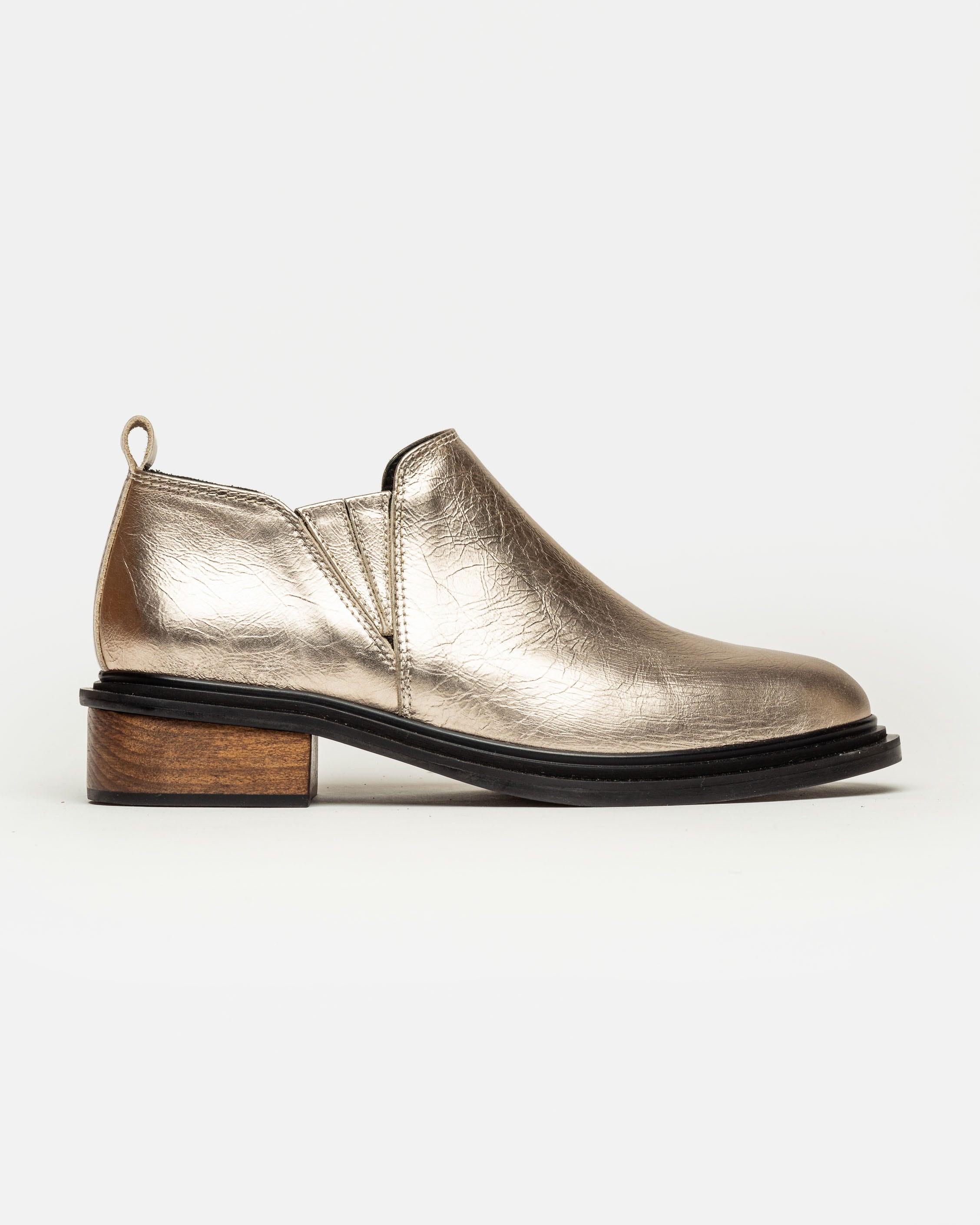 Bota caña baja Parker en cuero metalizado