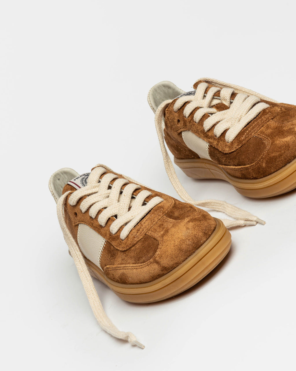 Sneaker Nil en gamuza