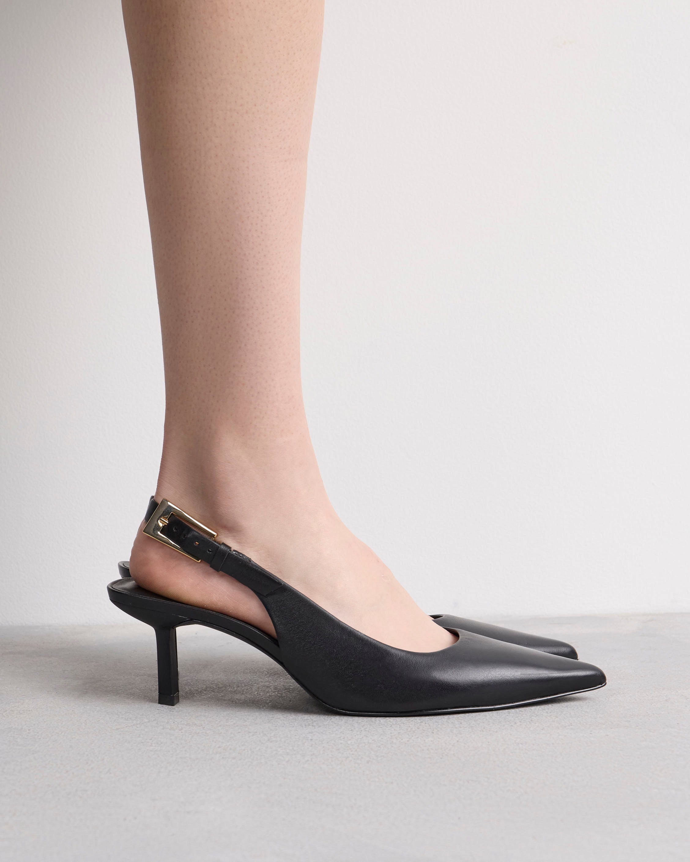 Stiletto Naomi en cuero liso